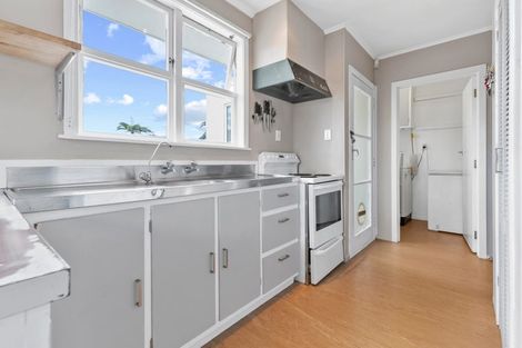 Photo of property in 14 Riverpark Crescent, Henderson, Auckland, 0610