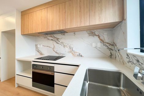 Photo of property in 2/5 Peverill Crescent, Papatoetoe, Auckland, 2025