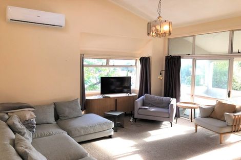 Photo of property in 61 Stanley Point Road, Stanley Point, Auckland, 0624
