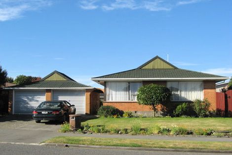 Photo of property in 20 Broadfell Avenue, Avonhead, Christchurch, 8042