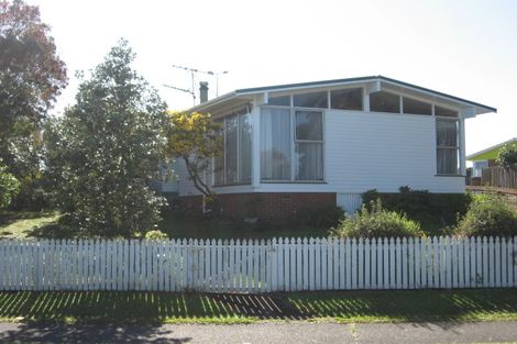 Photo of property in 100 Cascades Road, Pakuranga Heights, Auckland, 2010