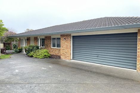 Photo of property in 2/2 Whitford Road, Howick, Auckland, 2014