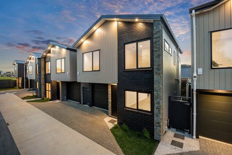 Photo of property in 1/31 Akoranga Drive, Northcote, Auckland, 0627