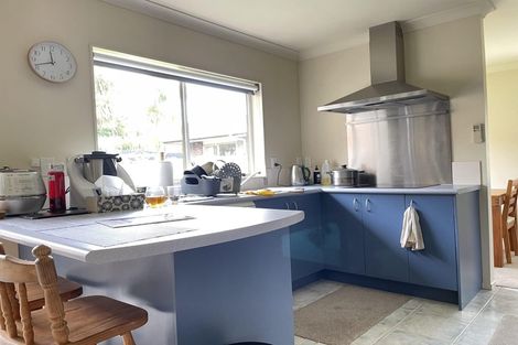Photo of property in 6a Clearwater Cove, West Harbour, Auckland, 0618