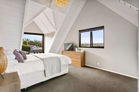 Photo of property in 133 Sandspit Road, Shelly Park, Auckland, 2014