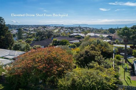 Photo of property in 584 Beach Road, Rothesay Bay, Auckland, 0630