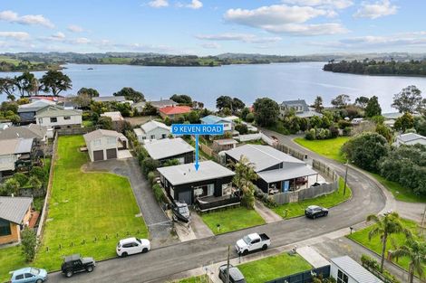 Photo of property in 9 Keven Road, Clarks Beach, Pukekohe, 2679