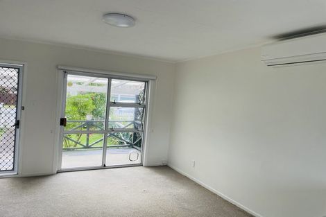 Photo of property in 3/122 Archers Road, Glenfield, Auckland, 0629