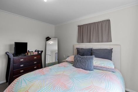 Photo of property in 16 Bledisloe Street, Levin, 5510