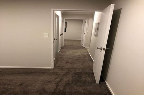 Photo of property in 28 Pooley Street, Pakuranga Heights, Auckland, 2010