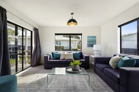 Photo of property in 2/8 Lingfield Street, Glenfield, Auckland, 0629