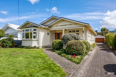 Photo of property in 5-7 Mahoe Street, Eastbourne, Lower Hutt, 5013