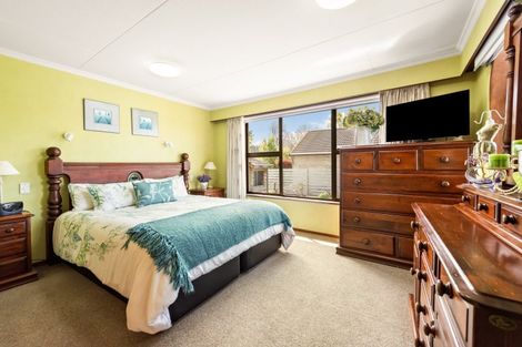 Photo of property in 10 Kerwood Place, Gore, 9710