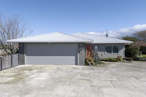 Photo of property in 13 Tararua Crescent, Carterton, 5713