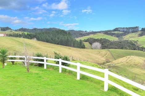 Photo of property in 118 Upper Orewa Road, Wainui, Silverdale, 0992