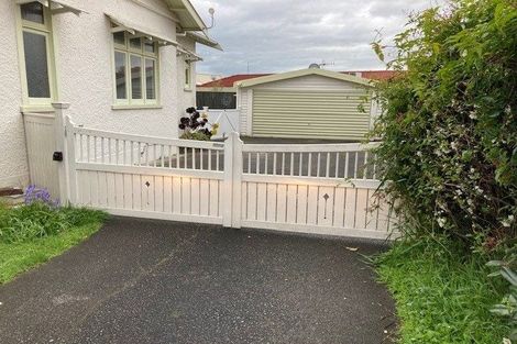 Photo of property in 20 Mahoe Avenue, Takaro, Palmerston North, 4410