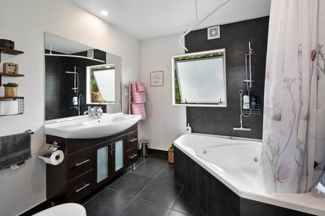 Photo of property in 315 Ashhurst Road, Bunnythorpe, Palmerston North, 4481