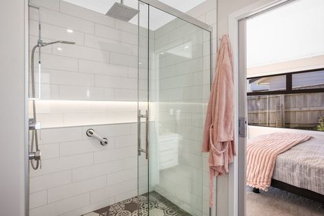 Photo of property in 3 Grace Cove, Aotea, Porirua, 5024