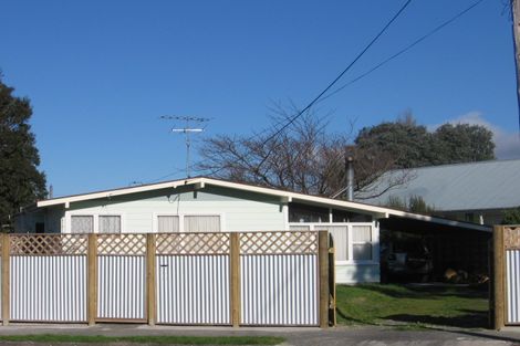 Photo of property in 16 Hardie Grove, Featherston, 5710