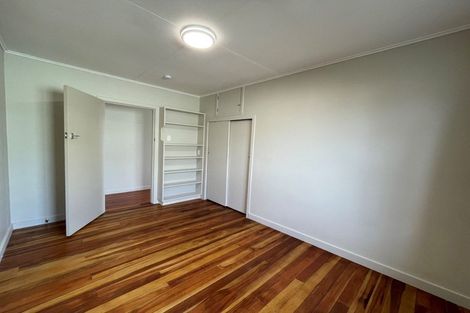 Photo of property in 382 South Road, Omata, New Plymouth, 4374