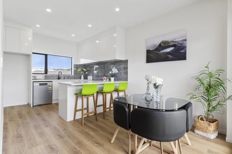 Photo of property in 1/68 Smythe Road, Henderson, Auckland, 0612