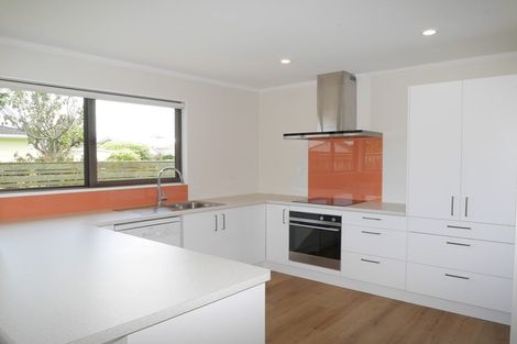 Photo of property in 63a Ngaio Road, Waikanae, 5036