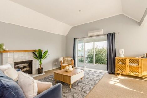 Photo of property in 18 Kohutuhutu Road, Raumati Beach, Paraparaumu, 5032