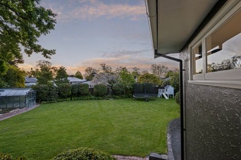 Photo of property in 10 Archdall Place, Avonhead, Christchurch, 8042