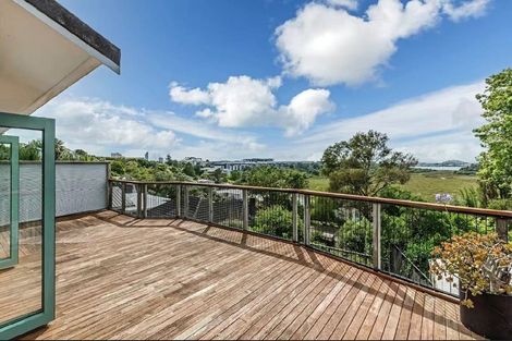 Photo of property in 81 College Road, Northcote, Auckland, 0627