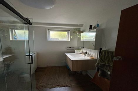 Photo of property in 37 West Lynn Road, Titirangi, Auckland, 0604