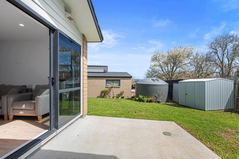 Photo of property in 16 Taupata Lane, Helensville, 0800
