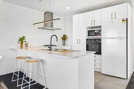 Photo of property in 2 Harore Road, Takanini, 2112