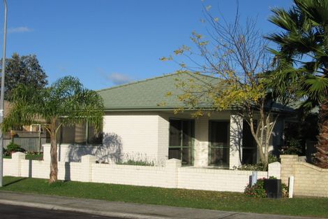 Photo of property in 11 Dan Tori Place, Orewa, 0931