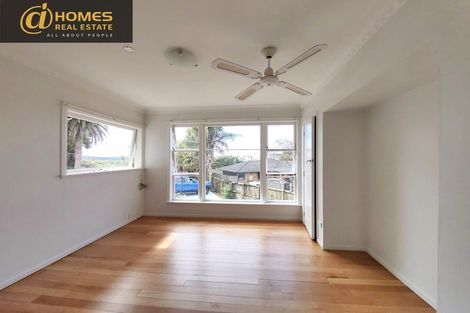 Photo of property in 35 Schnapper Rock Road, Greenhithe, Auckland, 0632