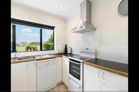 Photo of property in 18 The Glade North, Pukekohe, 2120