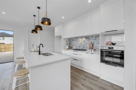Photo of property in 215a Murphys Road, Flat Bush, Auckland, 2019