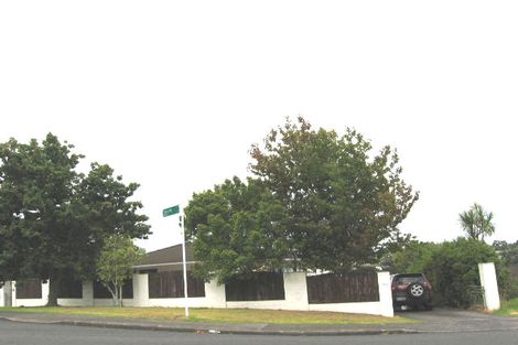 Photo of property in 1 Erica Road, Sunnynook, Auckland, 0620
