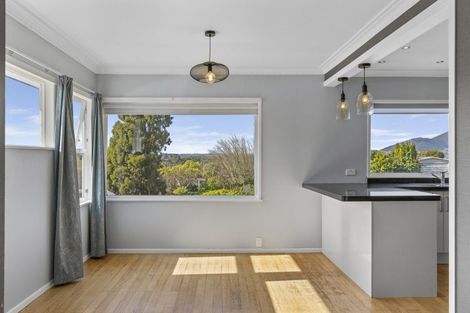 Photo of property in 18 Scenic Heights, Acacia Bay, Taupo, 3330