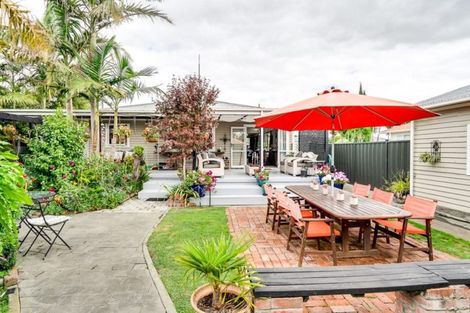 Photo of property in 3 Nikau Street, Taradale, Napier, 4112