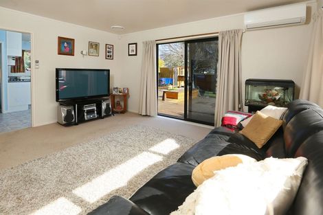 Photo of property in 2/3 Papatahi Place, Henderson, Auckland, 0610
