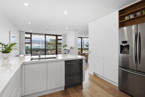 Photo of property in 1/326 Oriental Parade, Oriental Bay, Wellington, 6011
