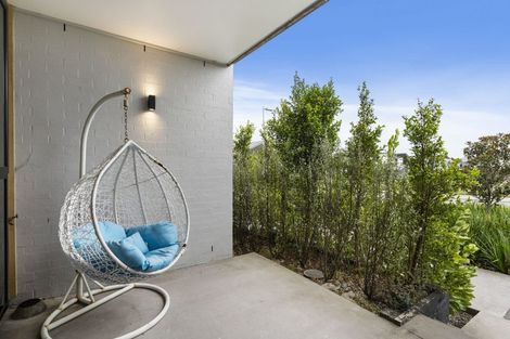 Photo of property in 2/3 Genevieve Lane, Hobsonville, Auckland, 0616