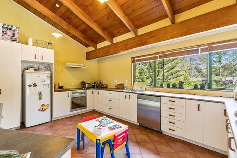 Photo of property in 2a Parklands Avenue, Swanson, Auckland, 0612