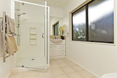 Photo of property in 56 View Ridge Drive, Ranui, Auckland, 0612