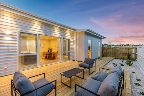 Photo of property in 49 Symes Drive, Red Beach, 0932