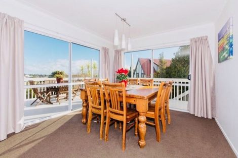 Photo of property in 24 Venus Place, Half Moon Bay, Auckland, 2012