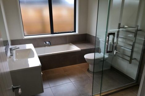 Photo of property in 33 Crabb Fields Lane, Riverhead, 0820