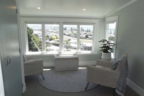 Photo of property in 5 Kowhai Road, Bluff Hill, Napier, 4110