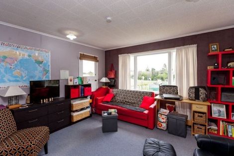 Photo of property in 421a South Road, Omata, New Plymouth, 4374