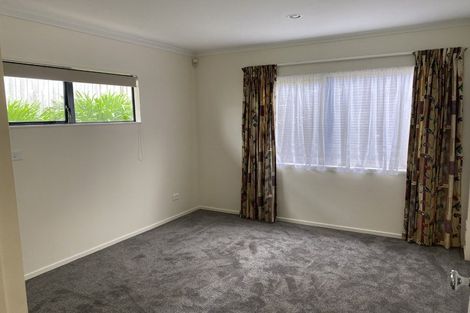 Photo of property in 40 Sunvista Avenue, Oteha, Auckland, 0632